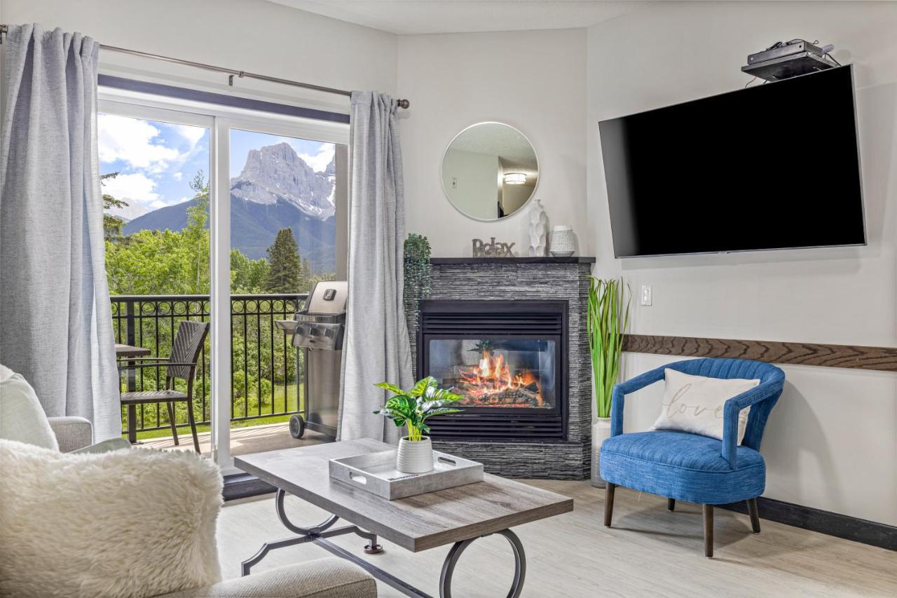 Outstanding Mountain Condo Waterslide And Hot Tub Managed By Little Sister Getaways Canmore Dış mekan fotoğraf