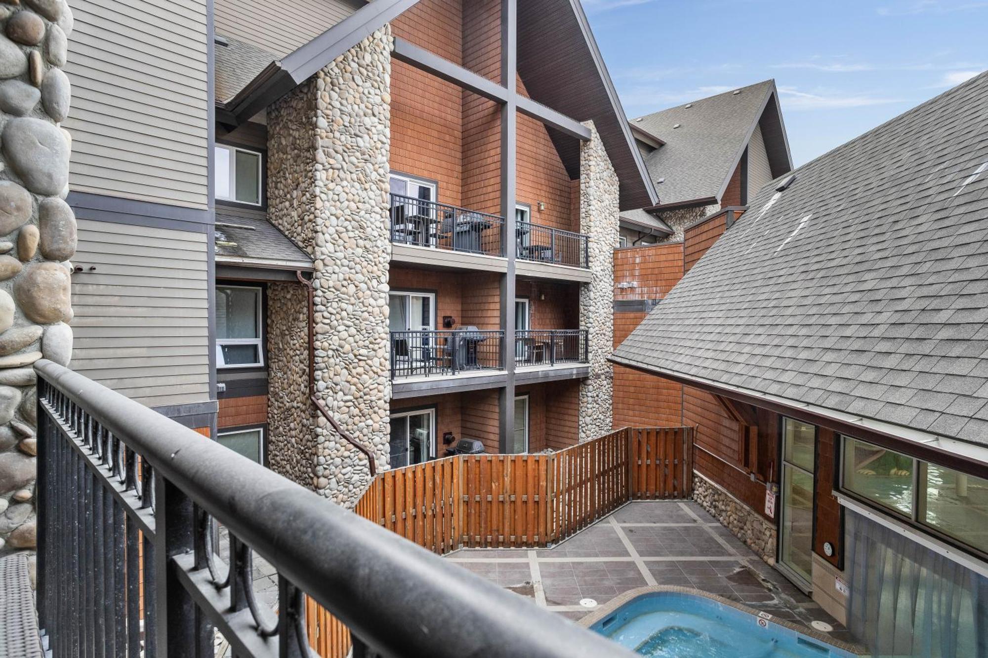 Outstanding Mountain Condo Waterslide And Hot Tub Managed By Little Sister Getaways Canmore Dış mekan fotoğraf